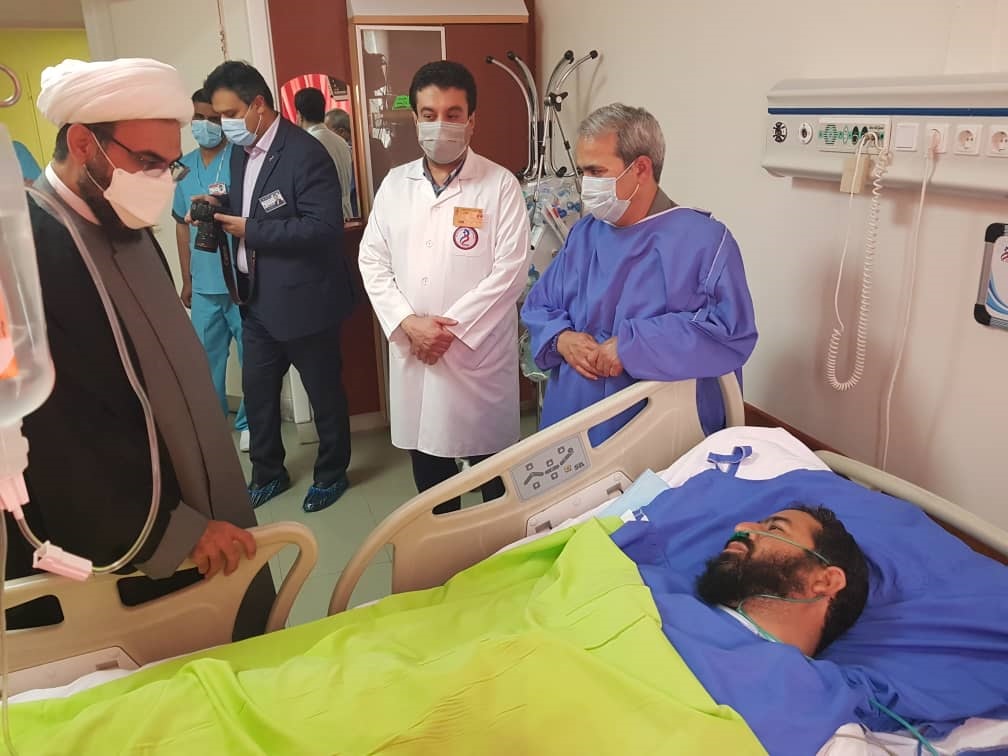 نماینده ویژه رئیس جمهور با خانواده طلبه های حادثه مشهد دیدار کرد 