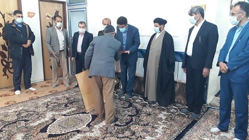 در شهرستان دنا؛ تجلیل از خانواده شهدا عرصه سواد آموزی