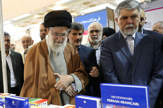 عباس صالحی مدیر مسئول روزنامه اطلاعات شد عباس صالحی مدیر مسئول روزنامه اطلاعات شد