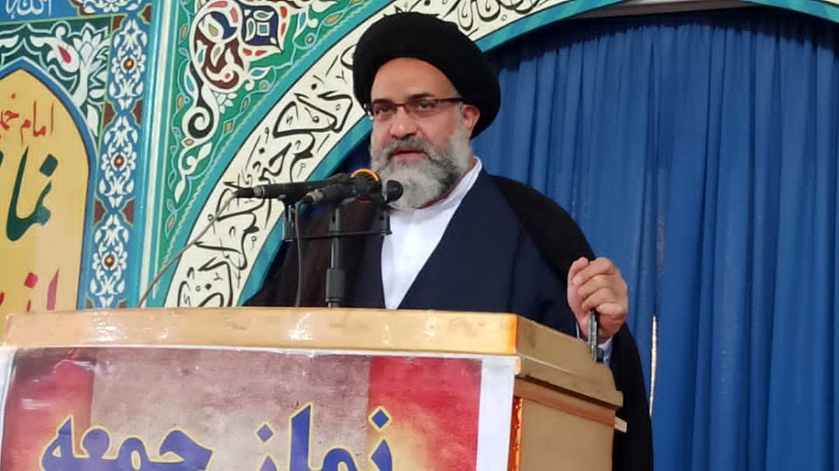 شکست مفتضحانه آمریکا در دریای عمان توسط دلاورمردان سپاه ایران شکست مفتضحانه آمریکا در دریای عمان توسط دلاورمردان سپاه ایران