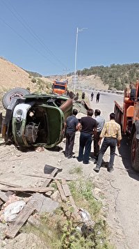 مرگ راننده بر اثر واژگونی کامیون در بویراحمد