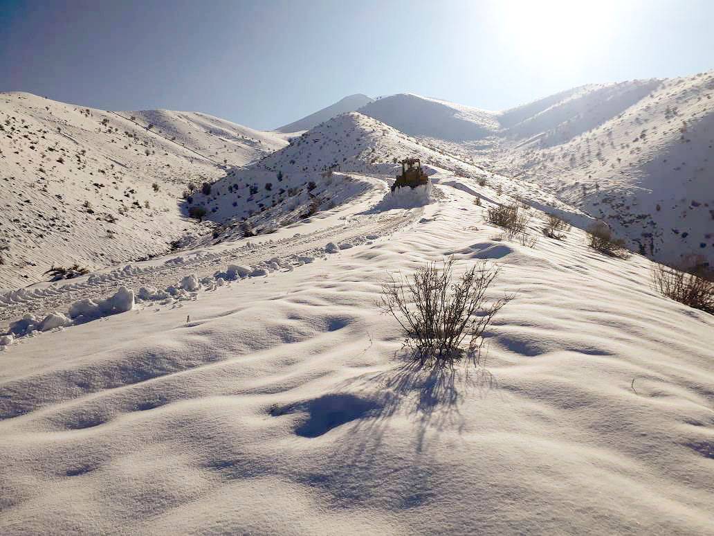 بازگشایی همه جاده‌های روستایی برفگیر