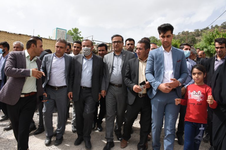 بازدید میدانی نماینده مجلس و مسئولان از روستاهای «کره» شهرستان دنا بازدید میدانی نماینده مجلس و مسئولان از روستاهای «کره» شهرستان دنا