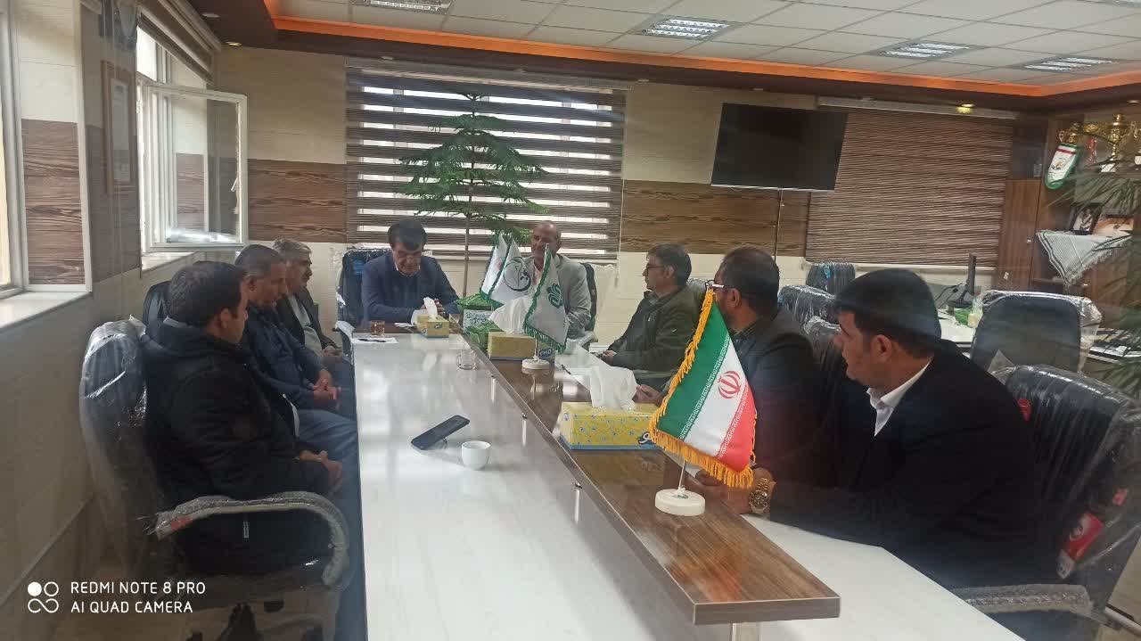  نشست صمیمی مدیرتعاون روستایی کهگیلویه و بویراحمد بامدیرعامل شرکت کشاورزی و دامپروری بنیاد جانبازان یاسوج