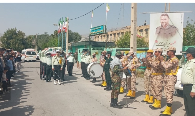 پیکر ستوان سوم وظیفه سید نوید موسوی از سربازان نیروی انتظامی در گچساران تشییع شد