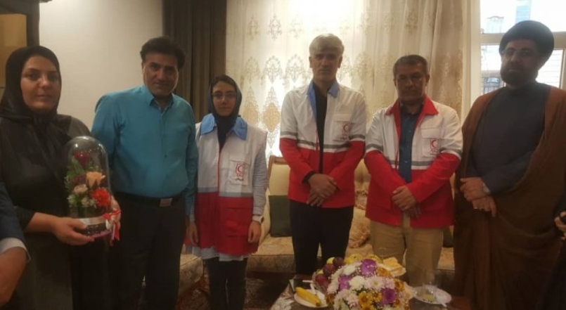 فرناز حسن زاده رتبه یک کنکور سراسری هلال احمری شد 